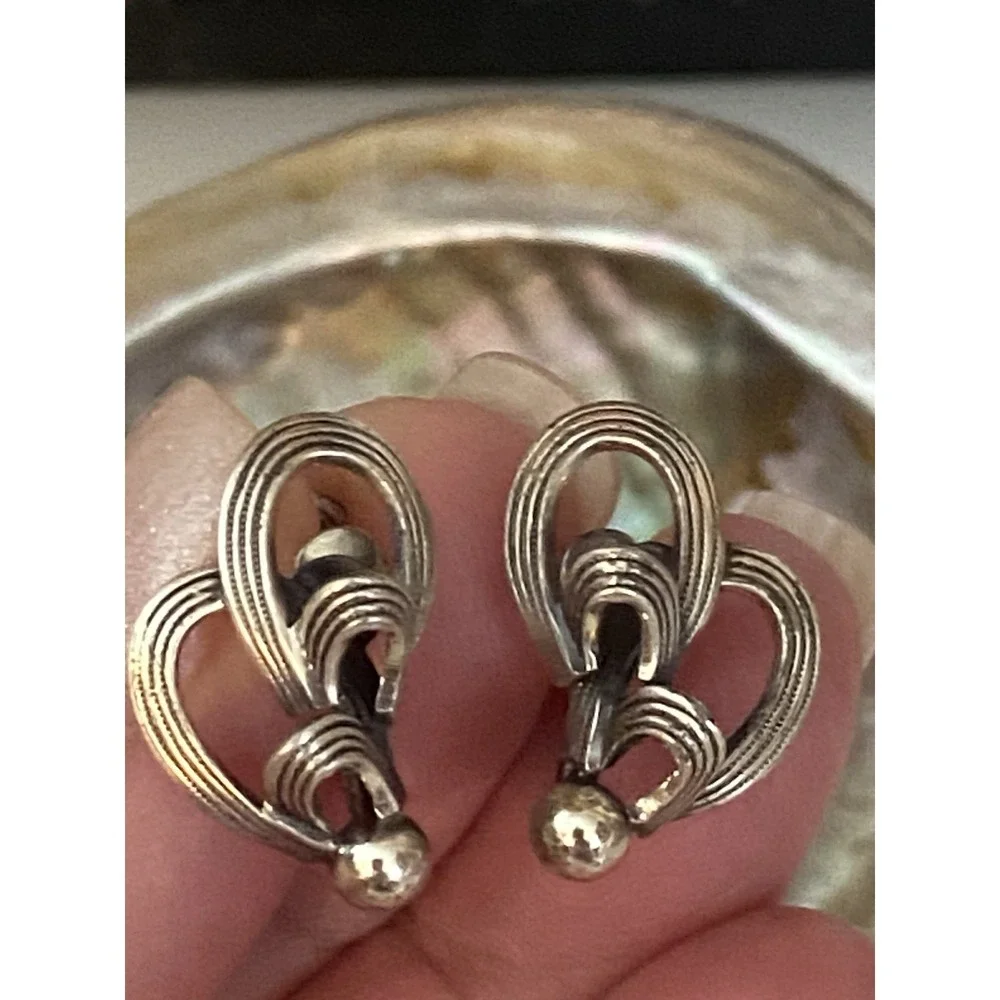 Vintage Sterling Silver‎ Screw On Earrings Abstract Design Signed BEAU Sterling
